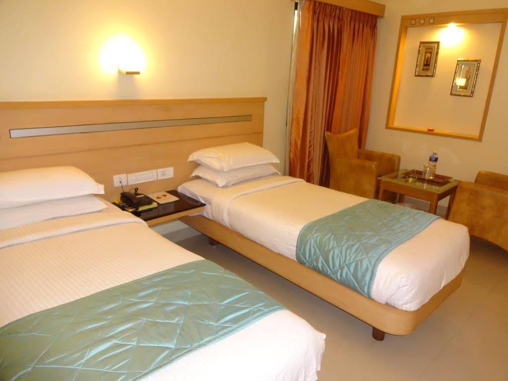 Super Capital O Grand Plaza Hotel Coimbatore Exterior photo